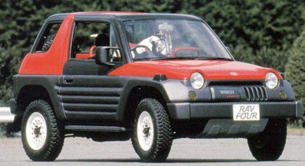 Идеите зад RAV4 (Recreational Active Vehicle with 4-wheel drive) са изразени за първи път в концептуалния автомобил RAV-FOUR на автомобилното изложение в Токио през 1989 г., което показва интереса на Toyota към създаването на компактен модел със задвижване на четирите колела. Това е само проектно проучване, без никакви детайли, необходими за реален модел на разработка. Но е прието с ентусиазъм от обществеността. През 1991 г. е дадена зелена светлина на проекта и работата по разработката започва.